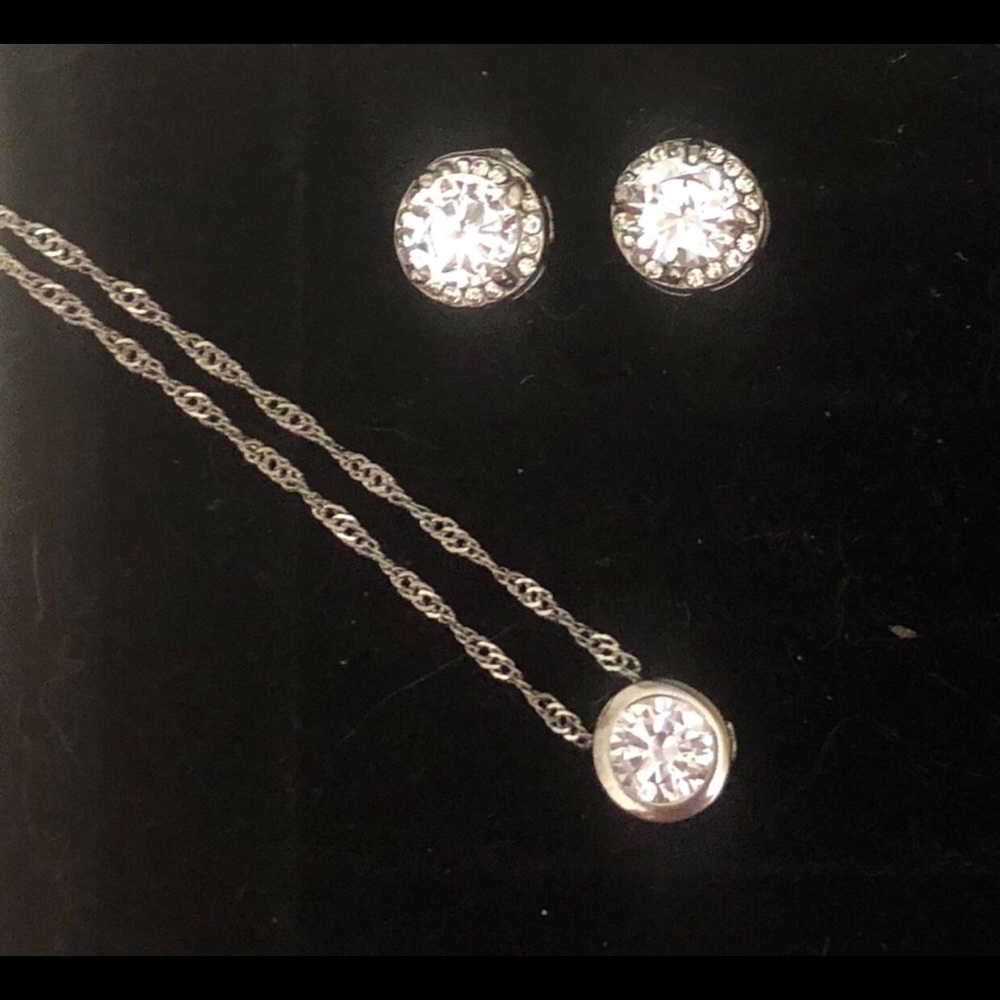 18k WHITE GOLD PLATED CRYSTAL NECKLACE + STUDS SET